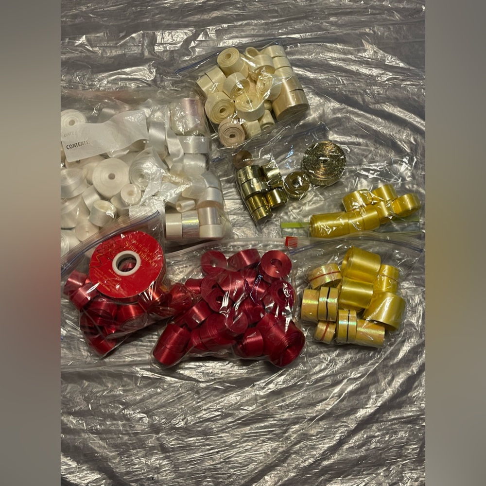 HUGE Floral Ribbon bundle - Picture 2 of 4